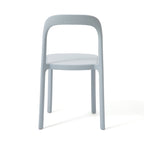 Chaise empilable en résine moulée bleu clair