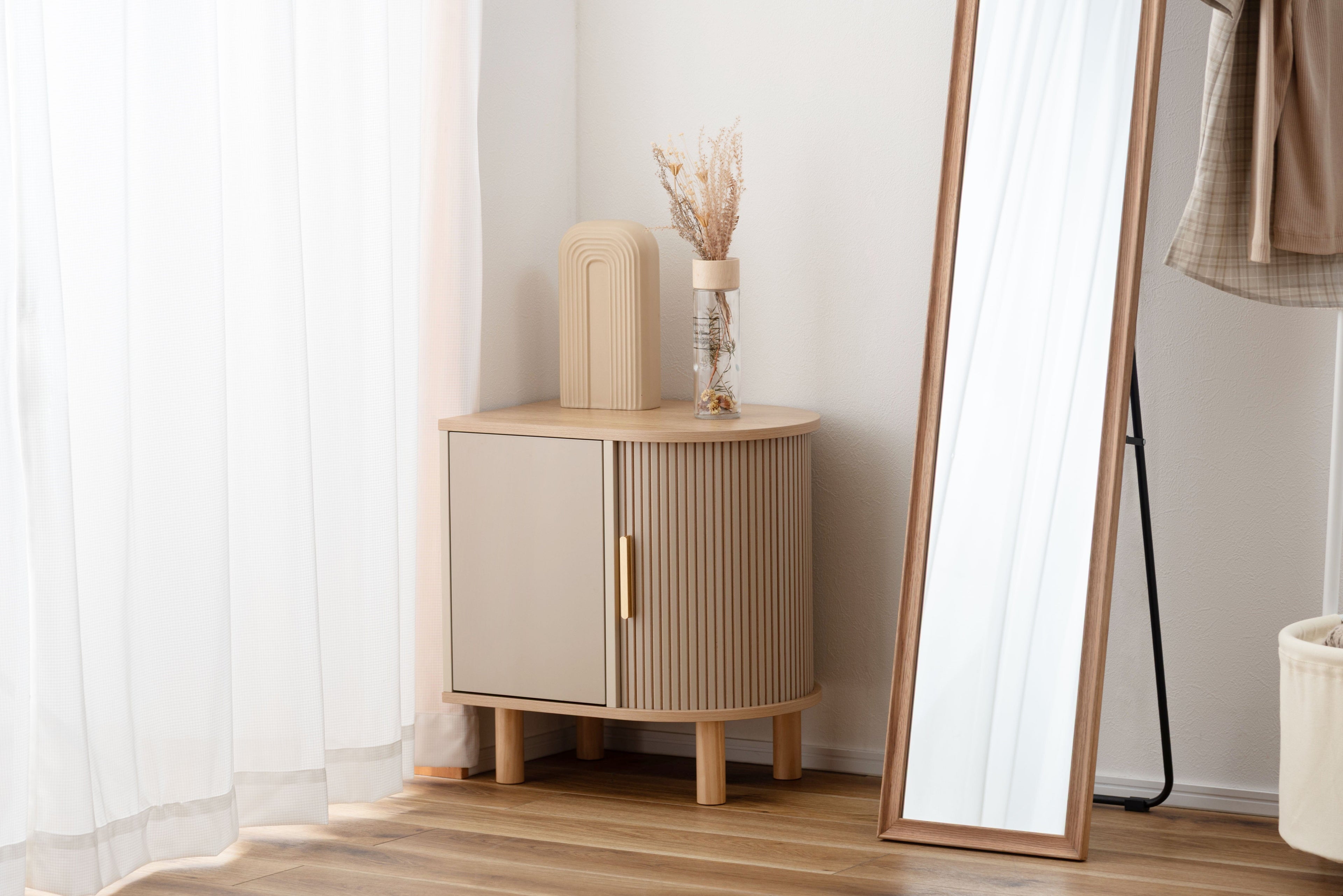 Meuble de rangement latéral beige