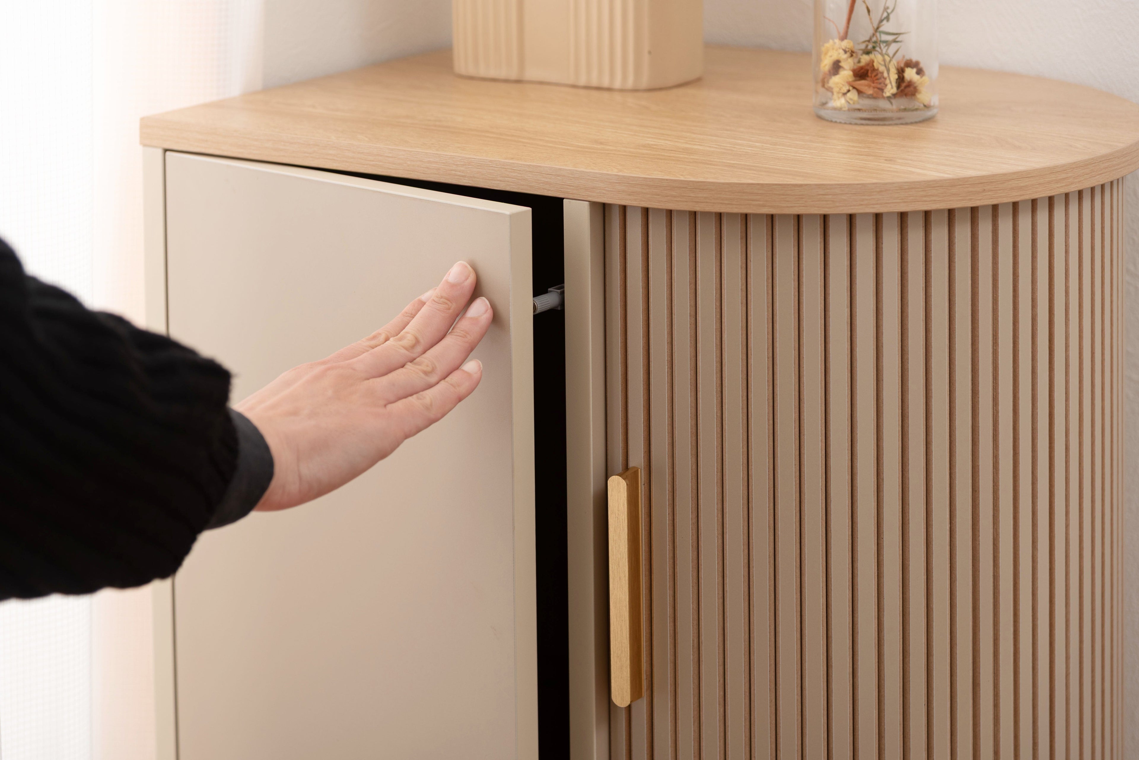 Meuble de rangement latéral beige