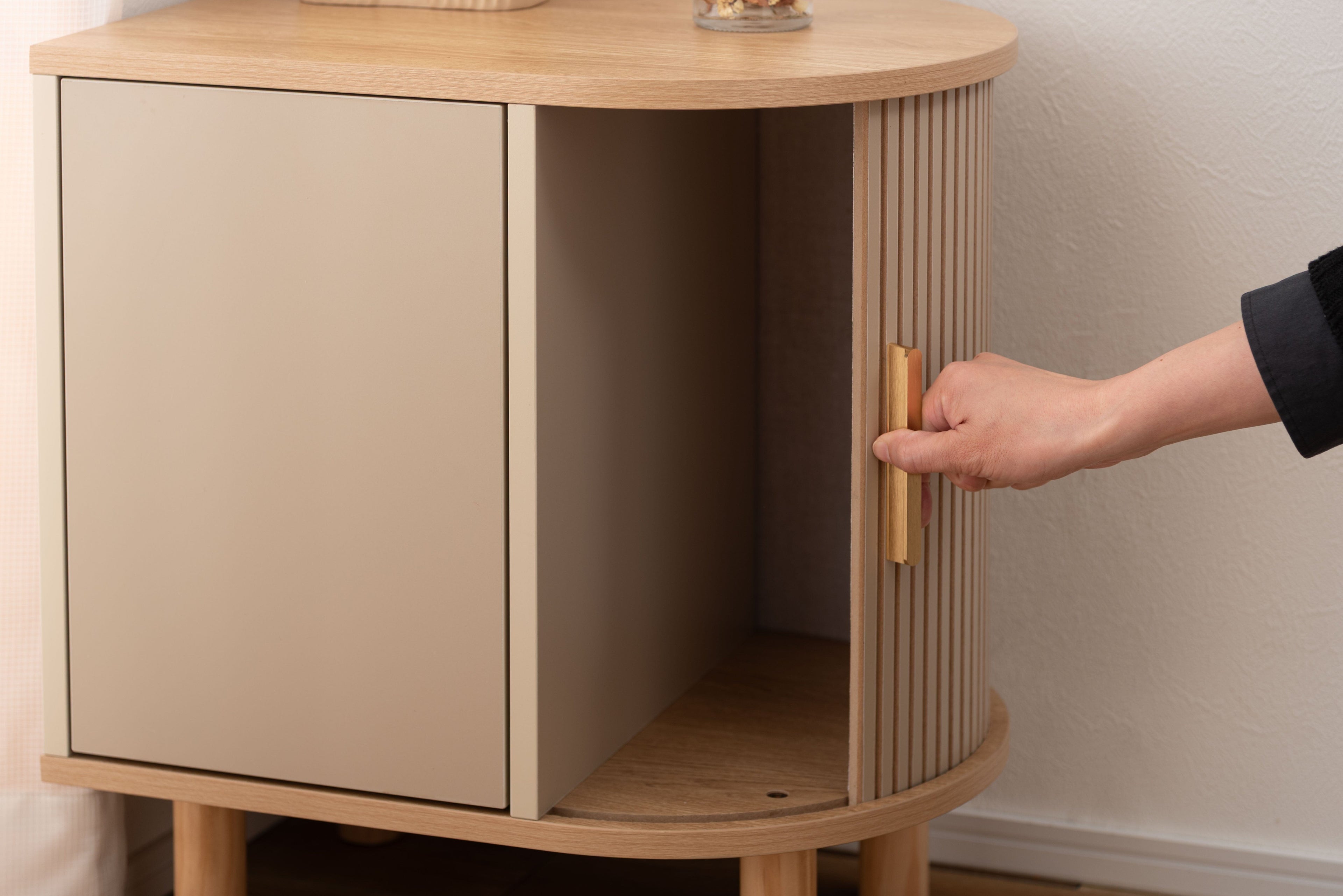 Meuble de rangement latéral beige
