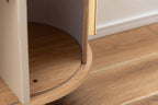 Meuble TV bas beige avec compartiments de rangement