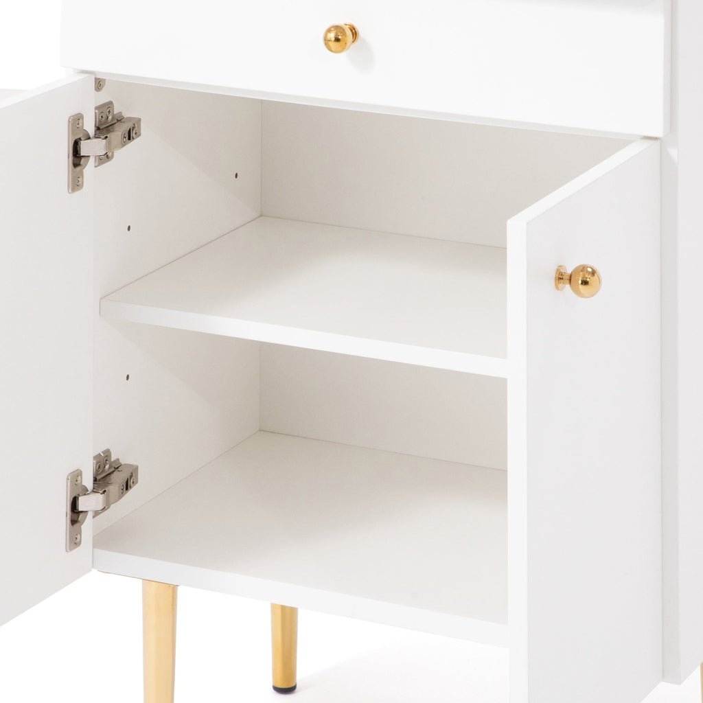 Buffet multicolore avec compartiments de rangement