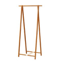 Cintre en bois marron