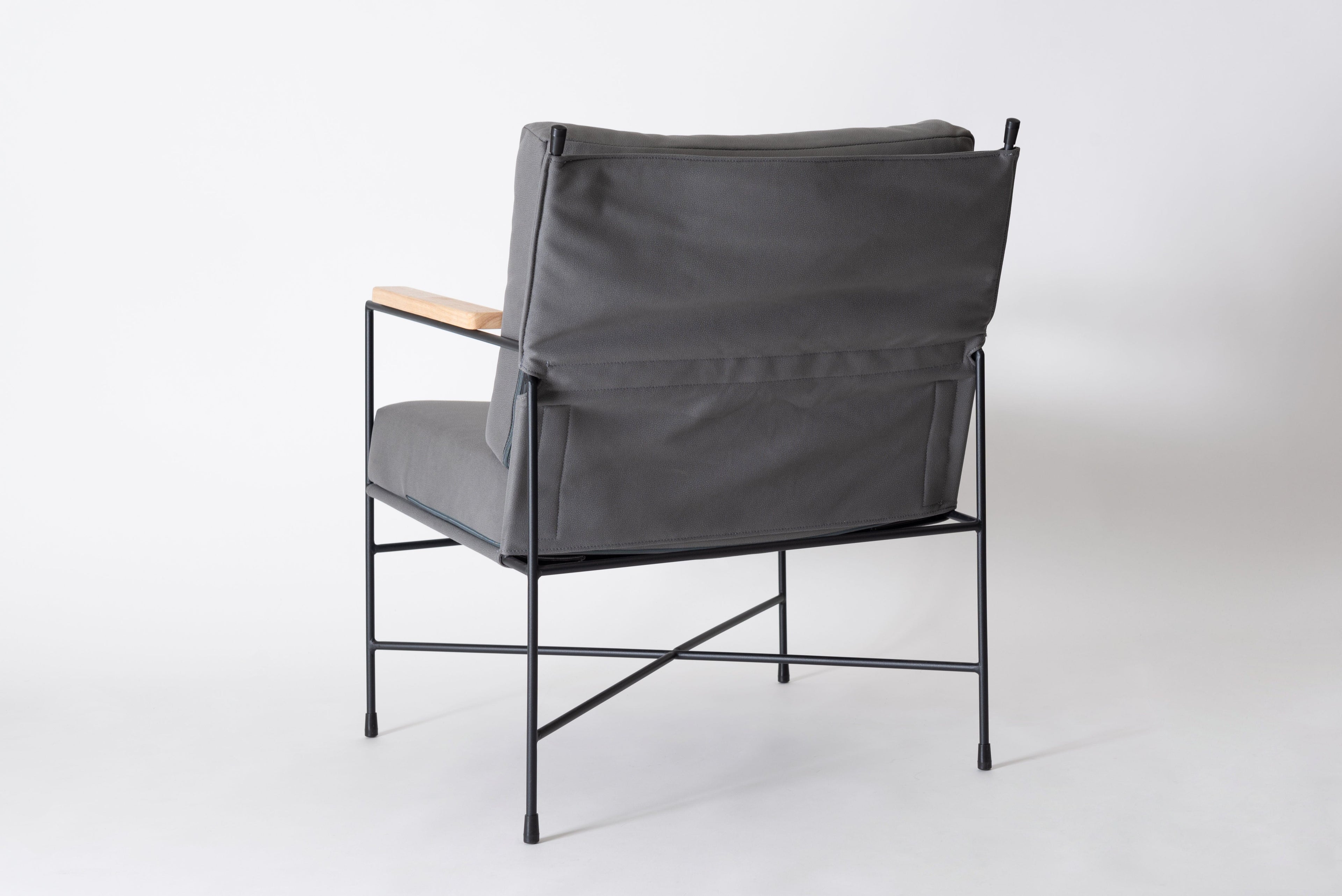 Fauteuil de salon rembourré gris
