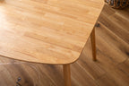 Table à manger en bois naturel