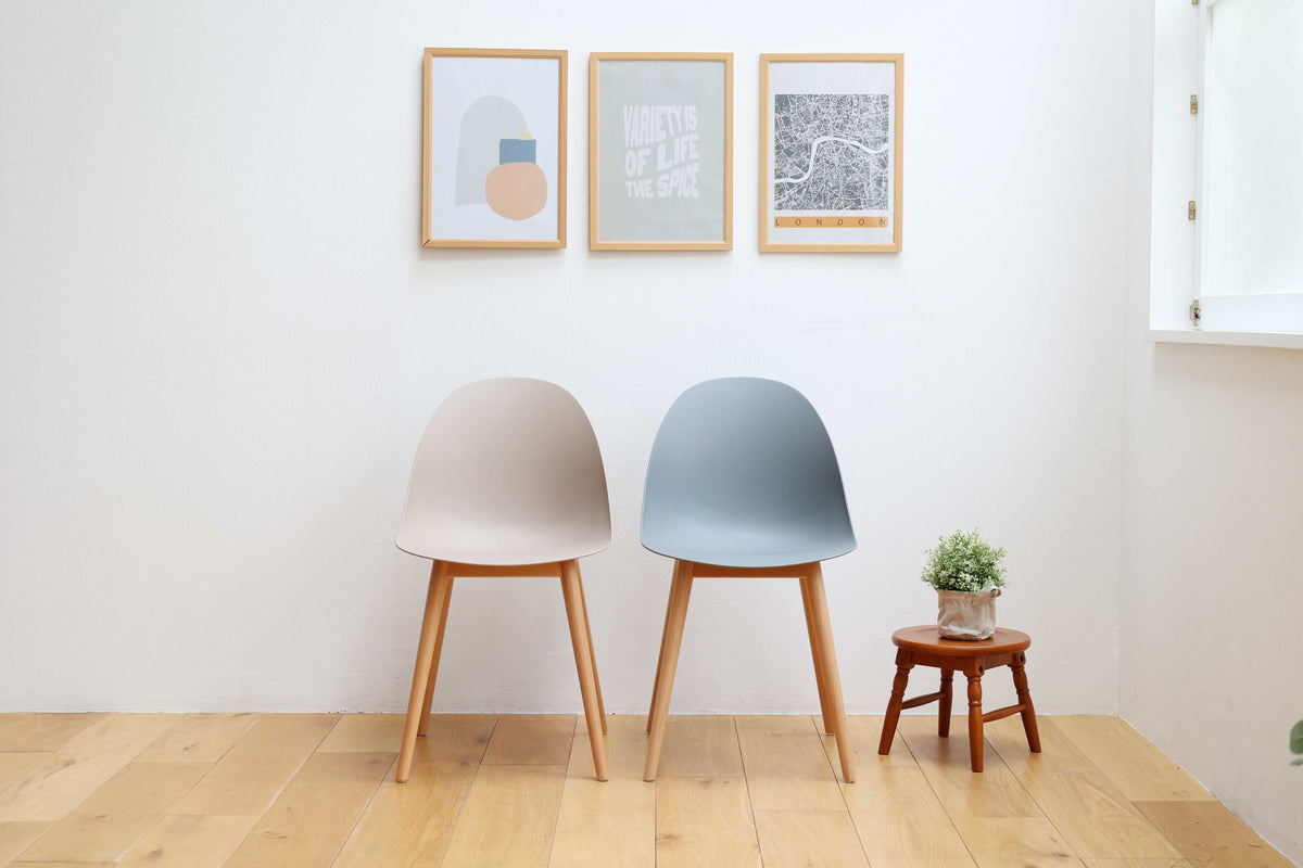 Chaise d'appoint en bois gris