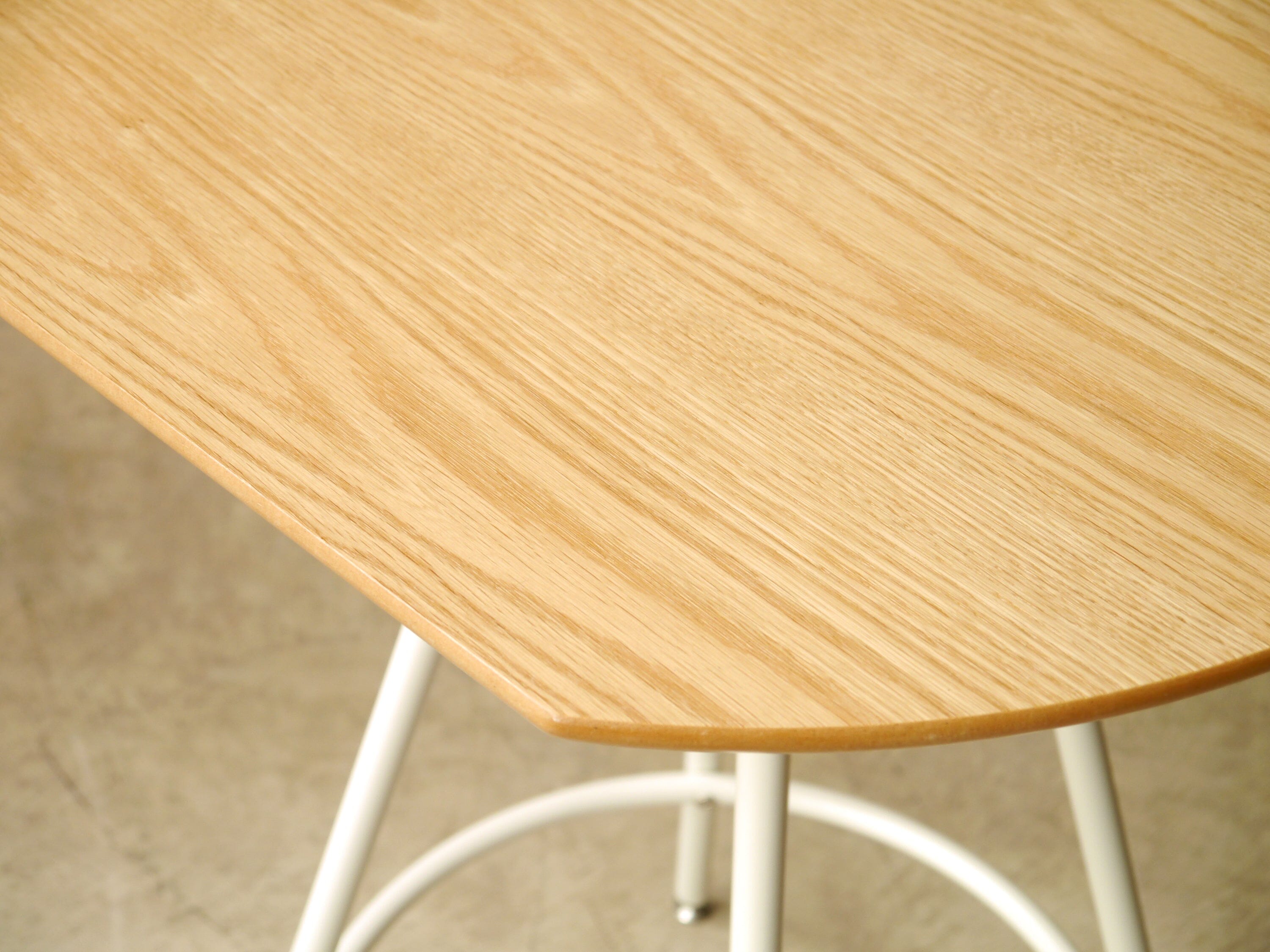 Table d'appoint multi-usage en bois naturel